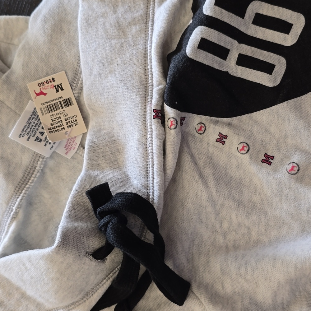 VS Pink Short/hoodie Set NWT Medium - Picture 2 of 4